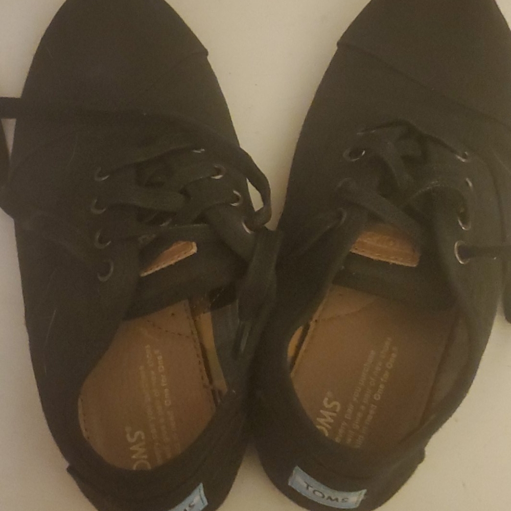 Tom's Black 8.5 Women's shoes